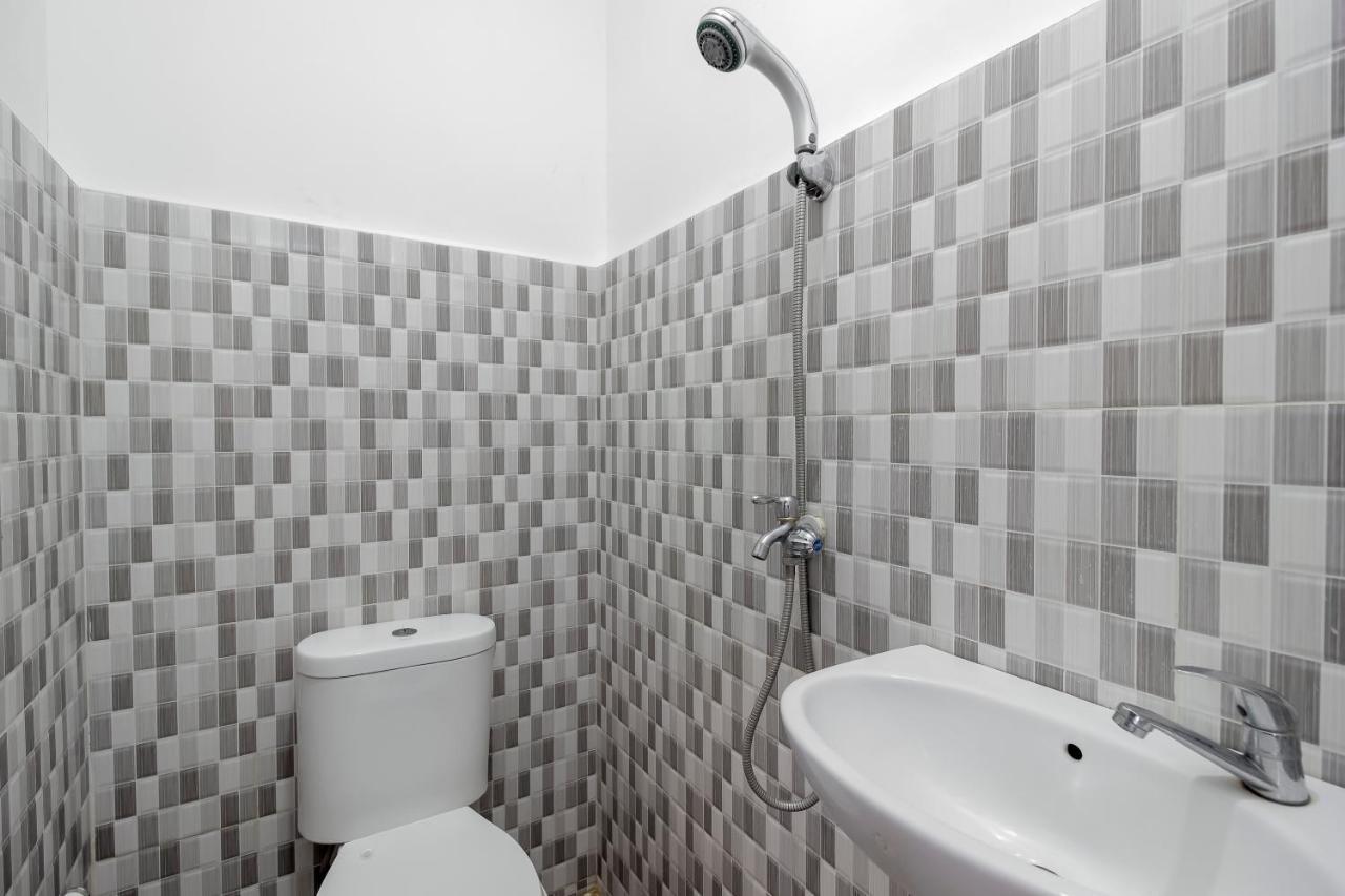 Reddoorz Near Sam Ratulangi Airport Manado Otel Dış mekan fotoğraf