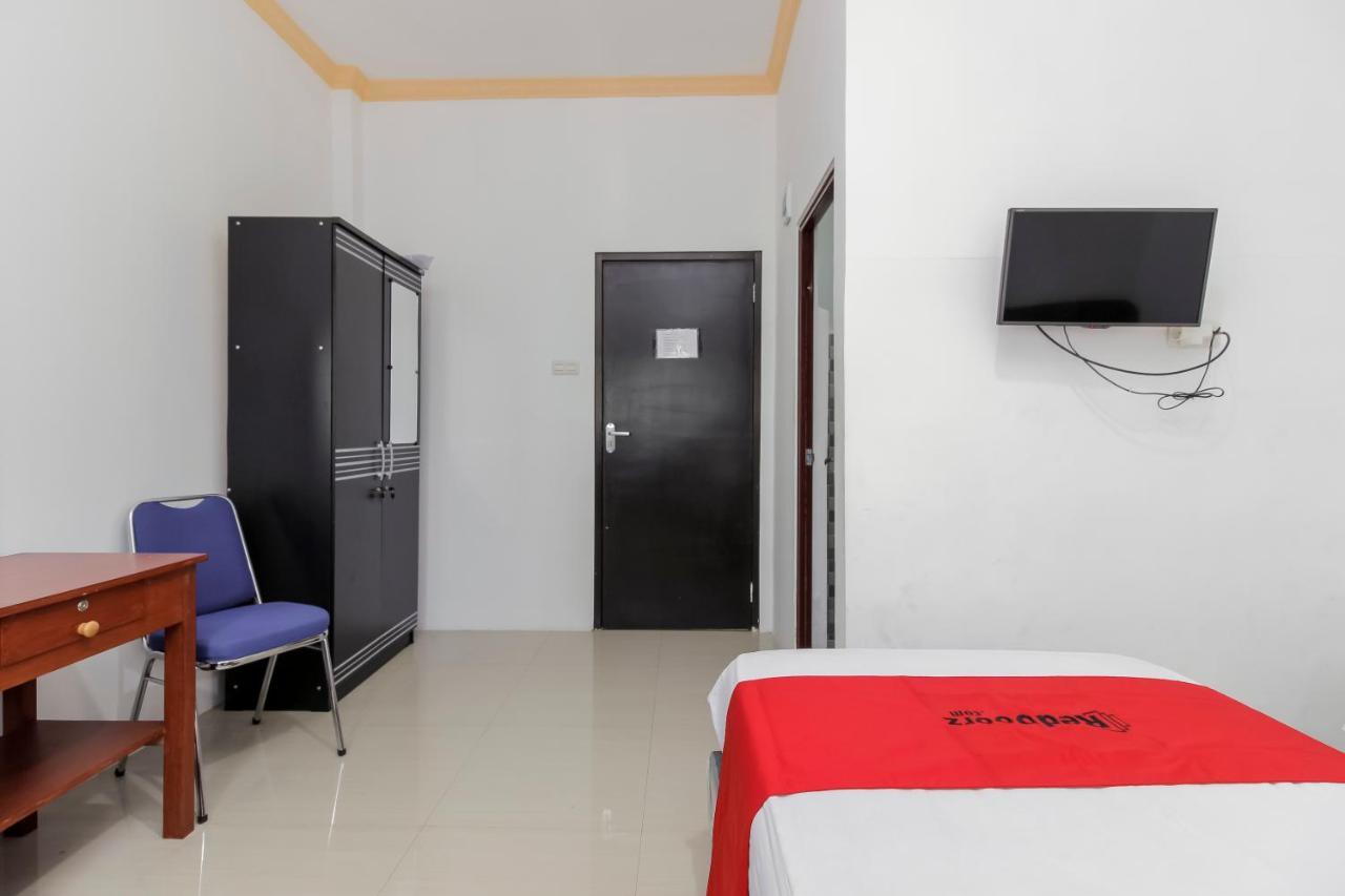 Reddoorz Near Sam Ratulangi Airport Manado Otel Dış mekan fotoğraf