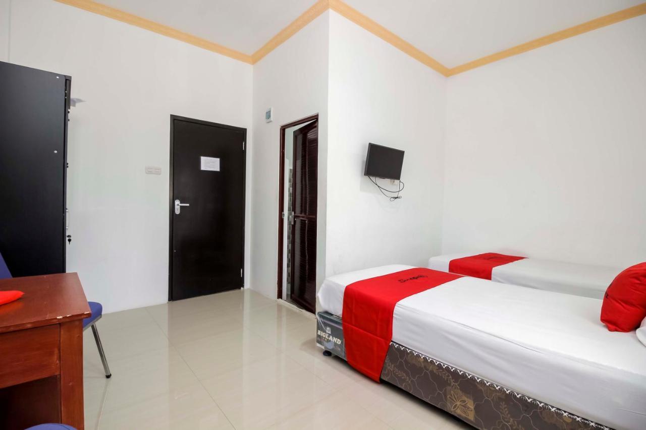 Reddoorz Near Sam Ratulangi Airport Manado Otel Dış mekan fotoğraf