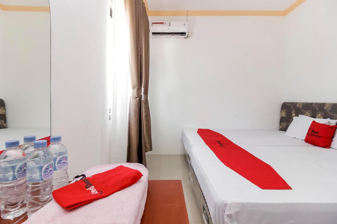 Reddoorz Near Sam Ratulangi Airport Manado Otel Dış mekan fotoğraf
