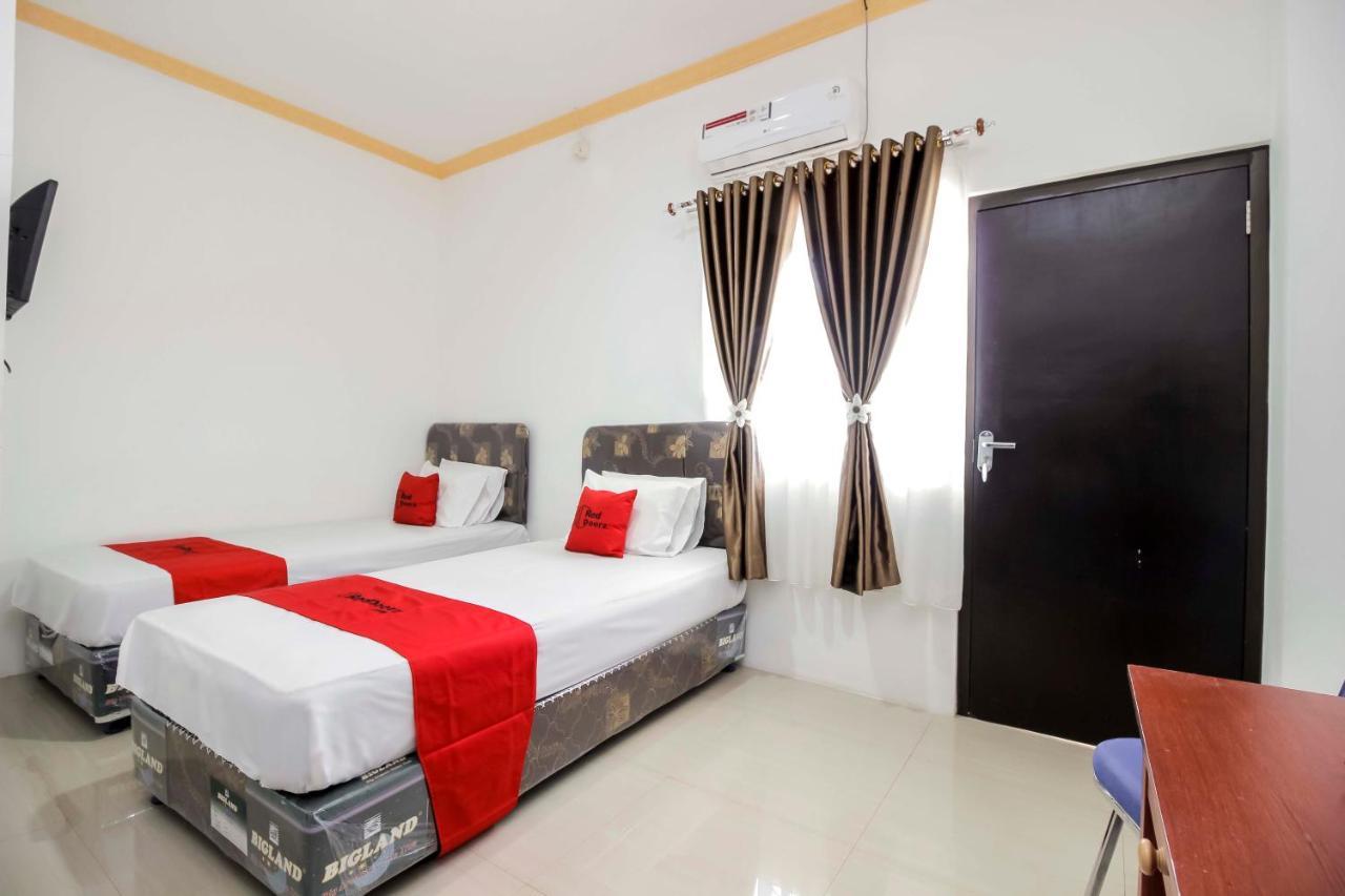 Reddoorz Near Sam Ratulangi Airport Manado Otel Dış mekan fotoğraf