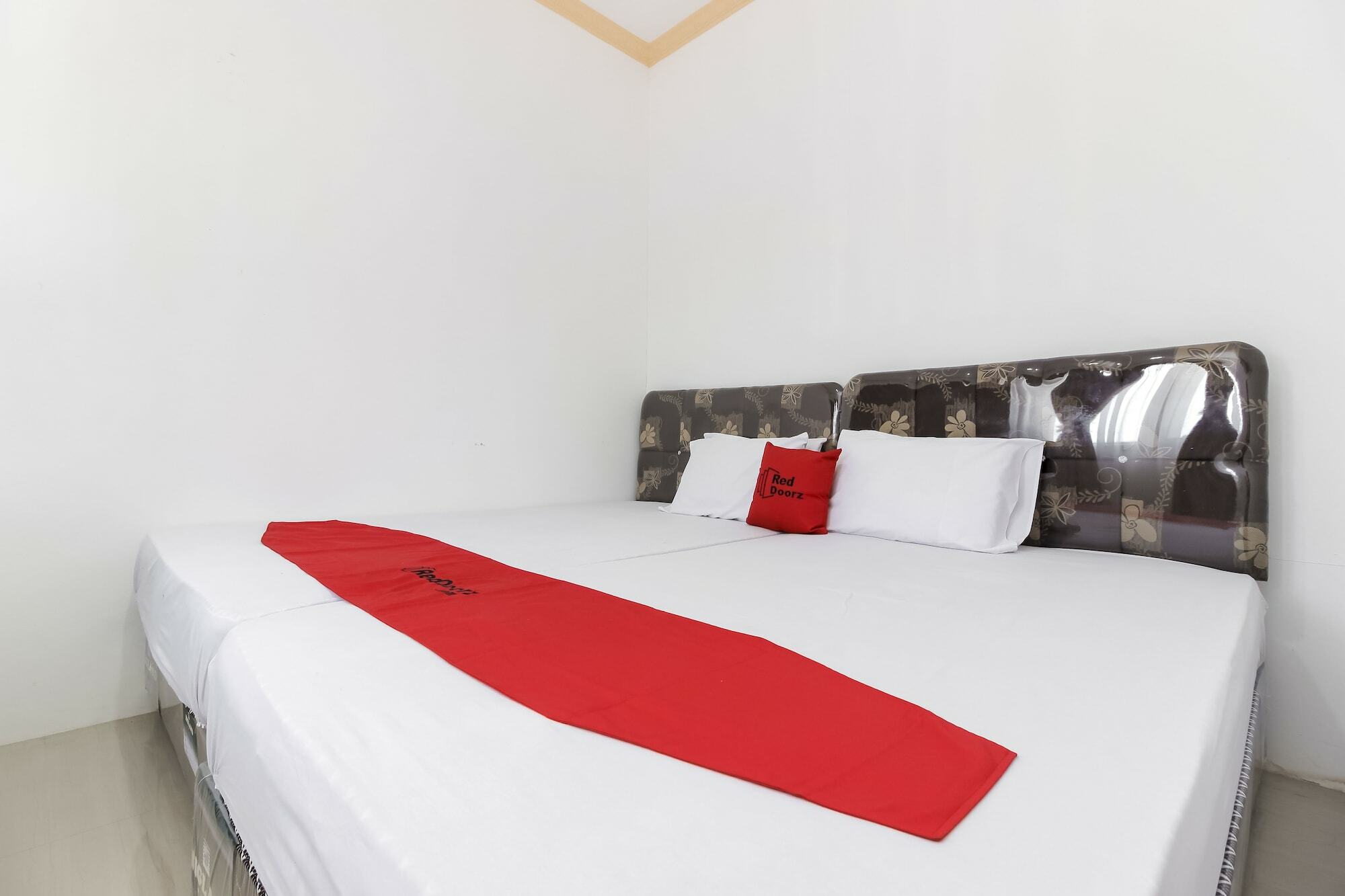 Reddoorz Near Sam Ratulangi Airport Manado Otel Dış mekan fotoğraf